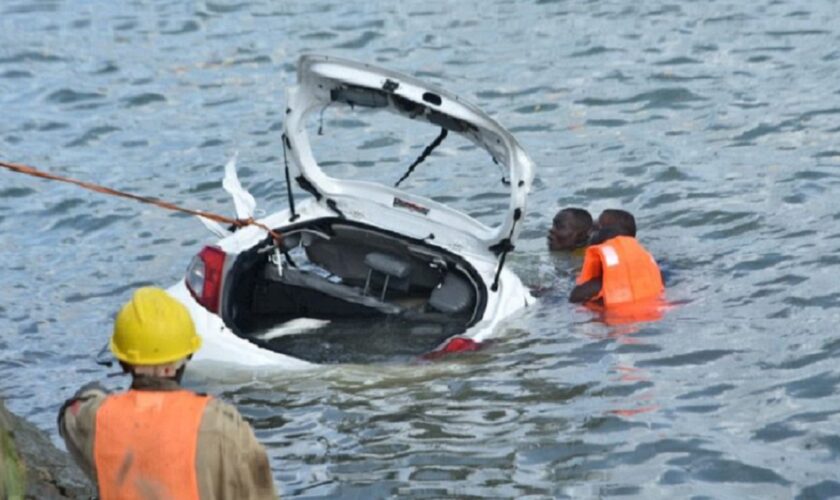 Video Car plunges into Indian Ocean at Makupa Causeway in Mombasa