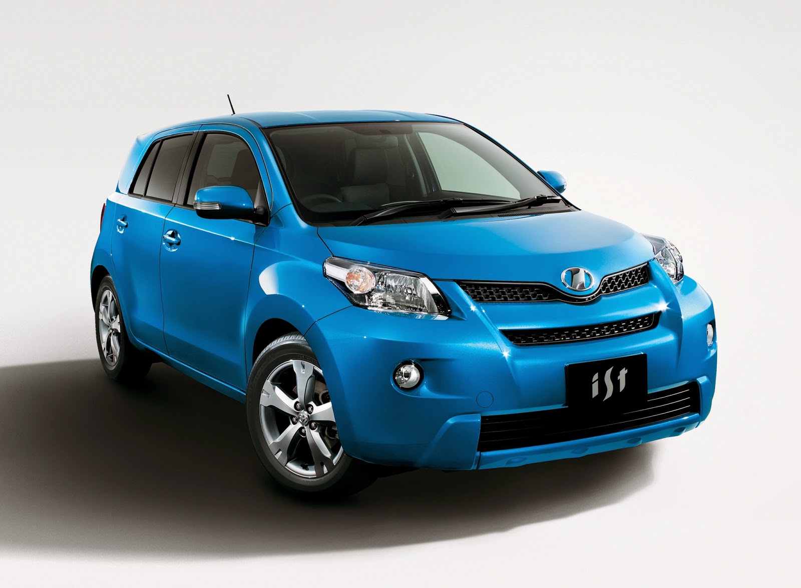 toyota-ist-review-magari-poa