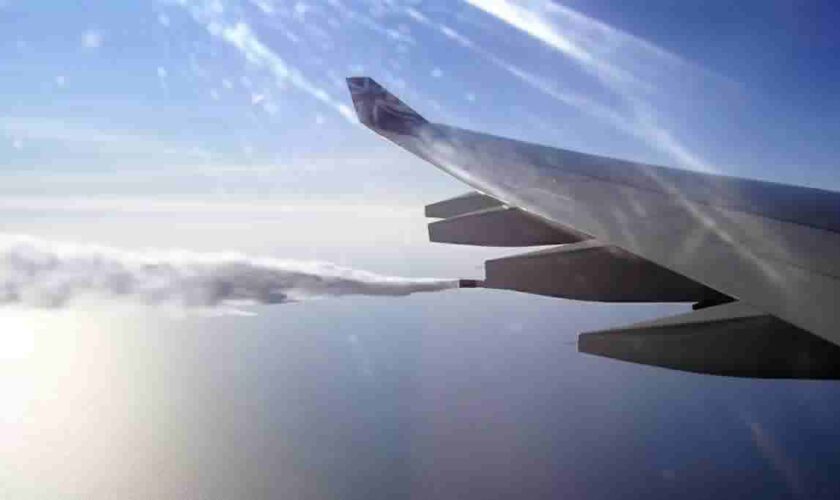 Why do planes dump fuel before landing? Magari Poa