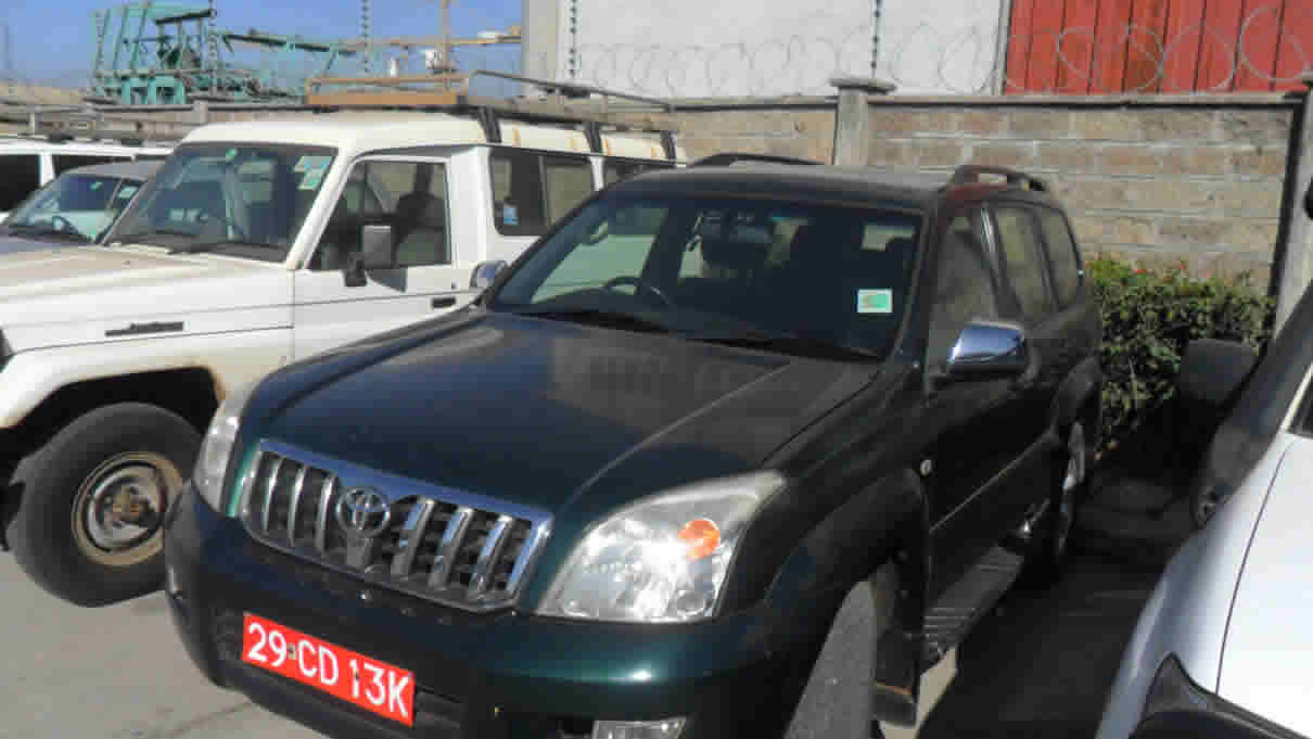 Why do some cars have red number plates in Kenya? Magari Poa